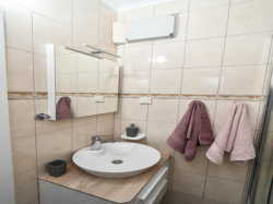 Apartmani    ROBERT Gradac