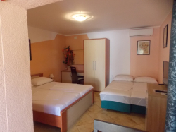 Apartmenthaus Vivien Kustici (Insel Pag)