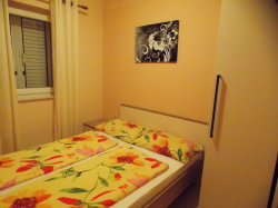 Apartmenthaus Vivien Kustici (Insel Pag)