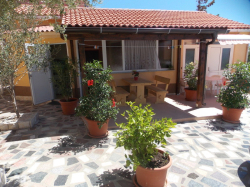 Apartmenthaus Vivien Kustici (Insel Pag)