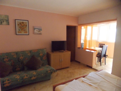 Apartmenthaus Vivien Kustici (Insel Pag)