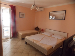 Apartmenthaus Vivien Kustici (Insel Pag)