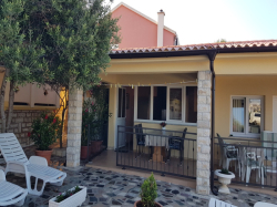 Apartmenthaus Vivien Kustici (Insel Pag)