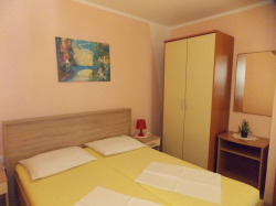 Apartmenthaus Vivien Kustici (Insel Pag)