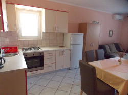 Apartmenthaus Vivien Kustici (Insel Pag)