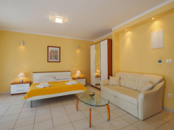 Apartmenthaus Villa Petra  Selce