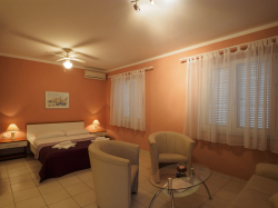 Apartmenthaus Villa Petra  Selce