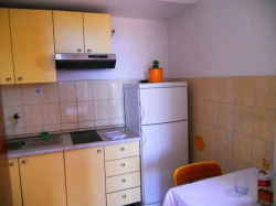 Apartmenthaus DADO Starigrad (Paklenica)