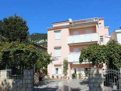 Apartments Derencinovic Baska (Island Krk)