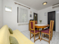 Apartments Marija Milna (Island Brac)