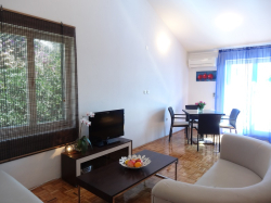 Apartments Trogir Yellow House Okrug Gornji (Island Ciovo)