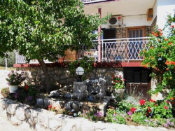 Apartments DADO Starigrad (Paklenica)